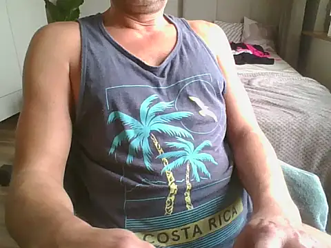 Snapshot of kanalettox chatting on July 1, 2026, 10:04 am kanalettox online show from July 1, 2026, 10:04 am