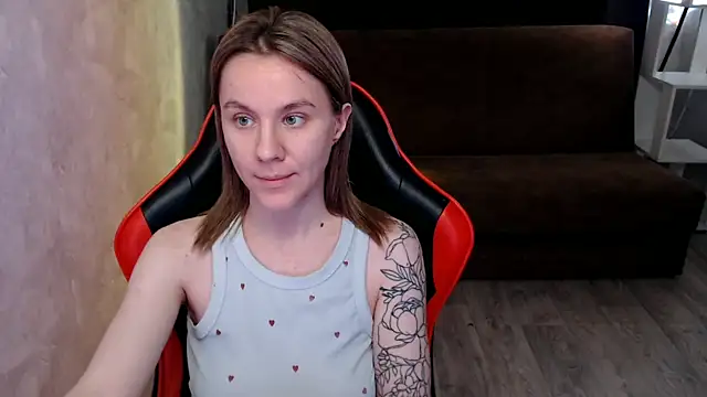 Mila Jon online show from November 27, 2025, 5:02 pm