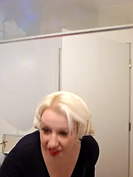 Snapshot of NikiFm chatting on October 31, 2025, 4:25 pm NikiFm online show from October 31, 2025, 4:25 pm