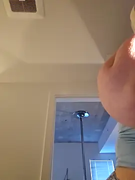 Snapshot of NikiFm chatting on November 11, 2025, 6:47 pm NikiFm online show from November 11, 2025, 6:47 pm