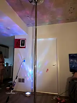 Snapshot of NikiFm chatting on December 14, 2025, 6:30 am NikiFm online show from December 14, 2025, 6:30 am