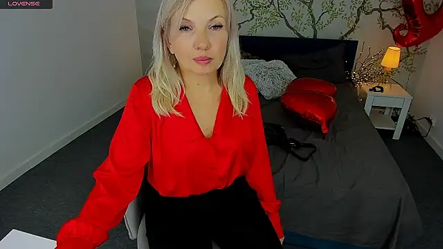 Snapshot of Abby_Moore_ chatting on February 17, 2025, 5:14 am Abby Moore online show from February 17, 2025, 5:14 am