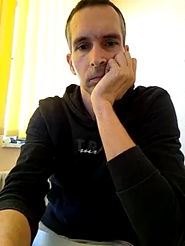 Snapshot of Geiler-boy313 chatting on March 19, 2025, 10:11 am Geiler-boy313 online show from March 19, 2025, 10:11 am