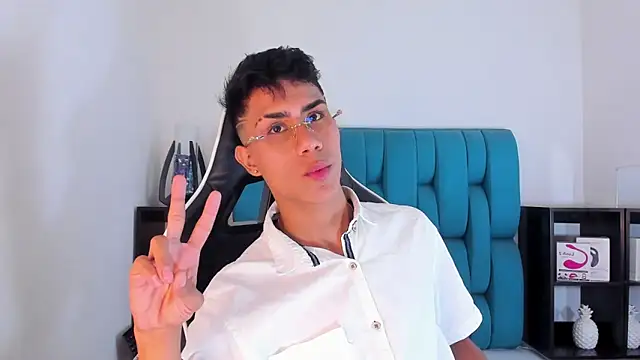 AlanNaughty online show from February 5, 2025, 8:57 pm