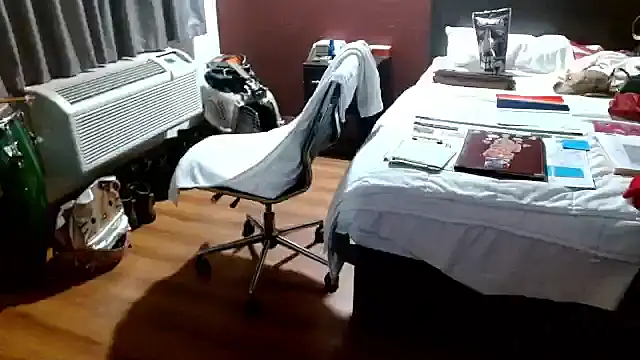 mycock2474u online show from November 13, 2025, 1:31 am