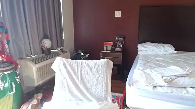 mycock2474u online show from November 18, 2025, 6:11 pm