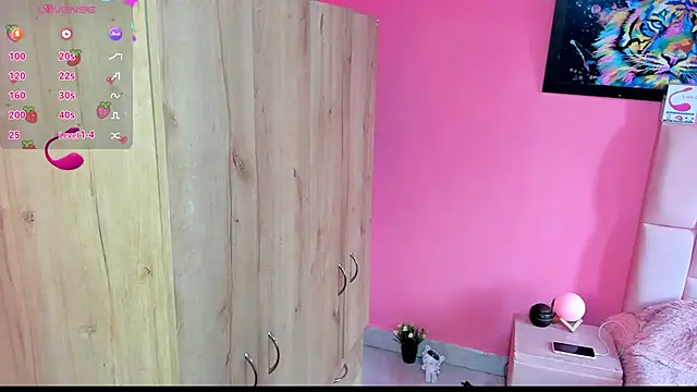 sofia gold  online show from March 8, 2025, 7:20 pm