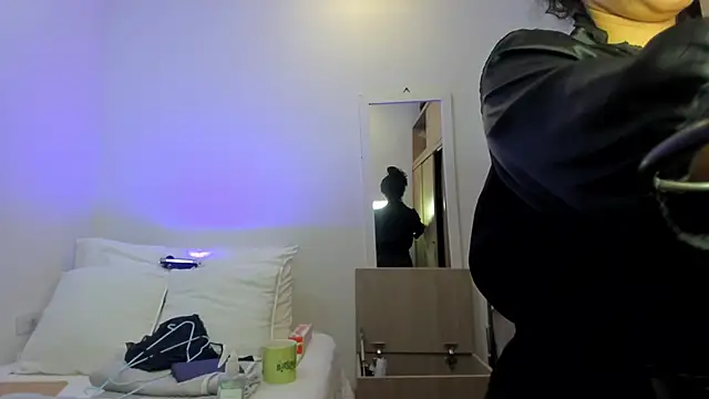 carolgaita online show from March 8, 2026, 10:18 am