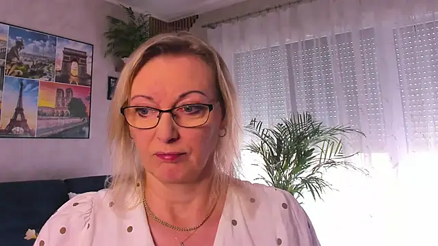 vanessa chat online show from April 8, 2026, 1:34 pm