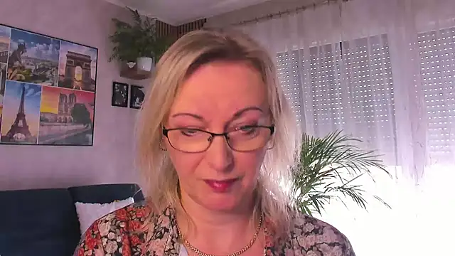 vanessa chat online show from April 12, 2026, 1:25 pm