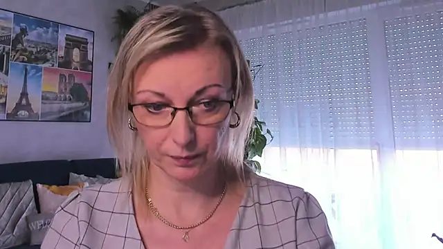 vanessa chat online show from March 4, 2025, 2:21 pm