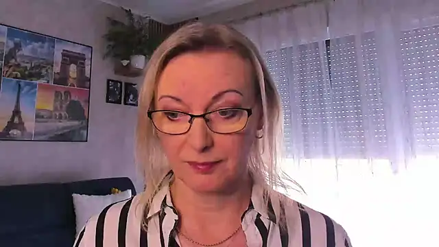 vanessa chat online show from April 15, 2026, 1:37 pm