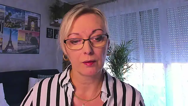 vanessa chat online show from October 20, 2025, 1:33 pm