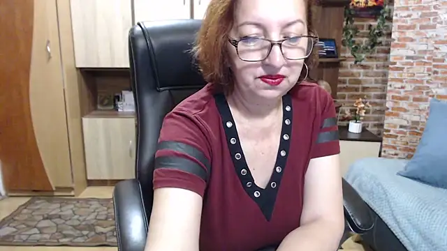 EvelyneFlirtyMilf online show from April 2, 2026, 5:03 am