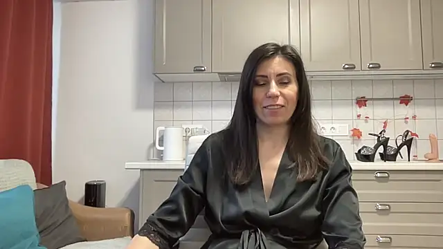 Snapshot of HotyWinter chatting on November 17, 2025, 5:55 am HotyWinter online show from November 17, 2025, 5:55 am