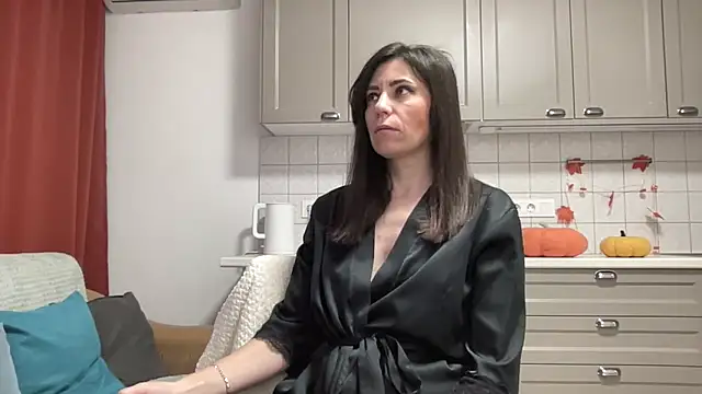 Snapshot of HotyWinter chatting on November 4, 2025, 4:05 am HotyWinter online show from November 4, 2025, 4:05 am