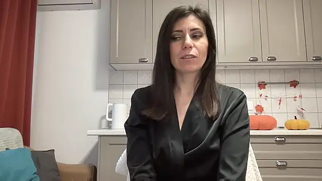 Snapshot of HotyWinter chatting on November 2, 2025, 4:39 am HotyWinter online show from November 2, 2025, 4:39 am