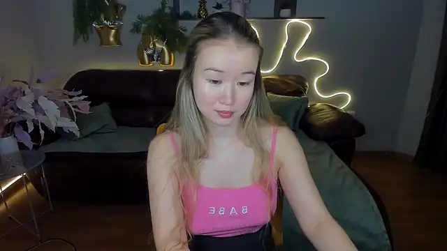 PollyOcean online show from March 20, 2025, 10:54 am