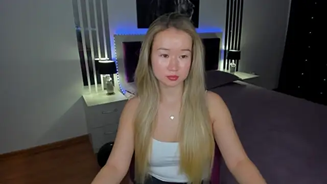 PollyOcean online show from November 5, 2025, 5:54 am