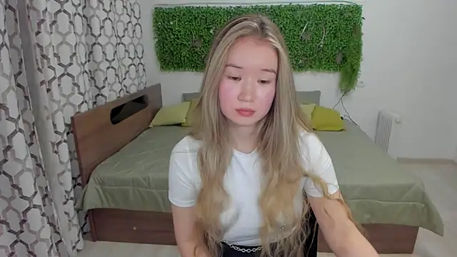 PollyOcean online show from February 7, 2025, 12:17 pm