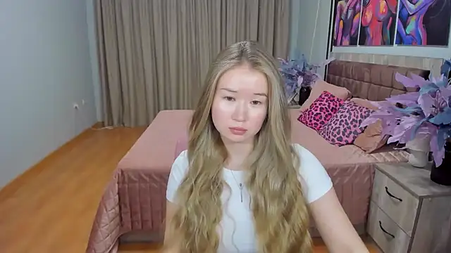 PollyOcean online show from February 10, 2025, 1:44 pm