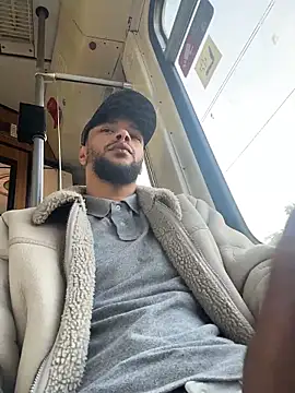 Lionayowe online show from March 21, 2026, 4:22 pm