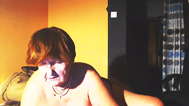 Snapshot of MioritaHard chatting on March 4, 2025, 9:43 pm MioritaHard online show from March 4, 2025, 9:43 pm