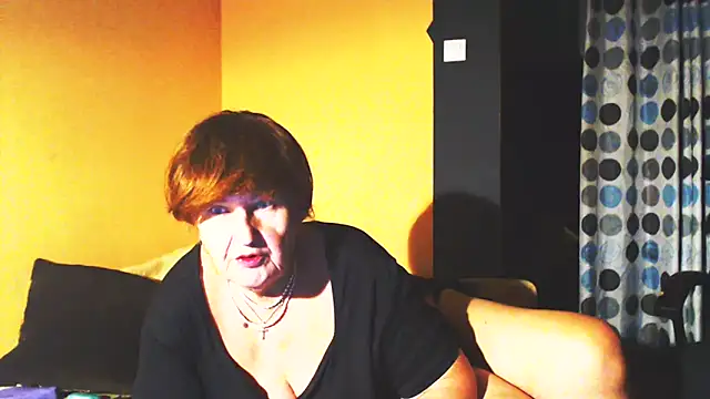 Snapshot of MioritaHard chatting on March 2, 2025, 4:36 pm MioritaHard online show from March 2, 2025, 4:36 pm