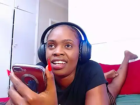 LuciousLips96 online show from November 25, 2025, 7:03 pm