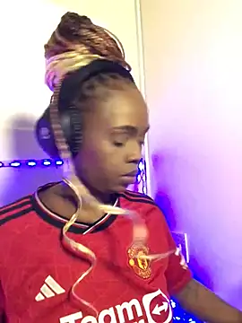 LuciousLips96 online show from October 19, 2025, 5:59 pm