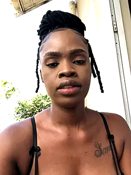 LuciousLips96 online show from October 9, 2025, 1:11 pm