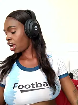 LuciousLips96 online show from January 14, 2026, 7:34 am