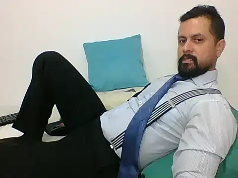 Snapshot of TRIISTAN_KING10 chatting on January 17, 2025, 7:38 pm TRIISTAN KING10 online show from January 17, 2025, 7:38 pm