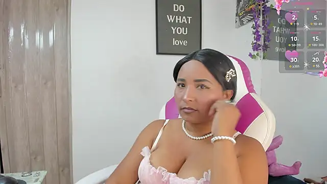 Snapshot of paola_ih chatting on February 15, 2025, 2:44 pm paola ih online show from February 15, 2025, 2:44 pm