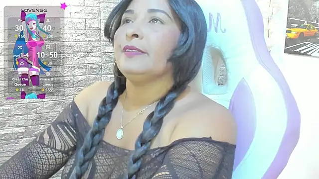 paola ih online show from April 21, 2026, 9:43 pm