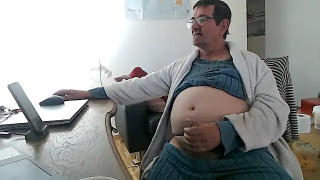 Snapshot of silvio-aus-luzern-CH chatting on May 3, 2026, 7:13 am silvio-aus-luzern-CH online show from May 3, 2026, 7:13 am