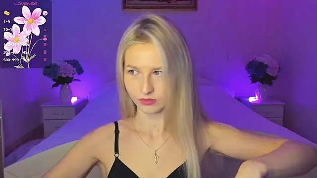 AnnaCarrera online show from November 14, 2025, 7:28 pm