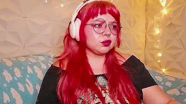 Snapshot of Satyn_doll chatting on June 18, 2026, 11:21 pm Satyn doll online show from June 18, 2026, 11:21 pm