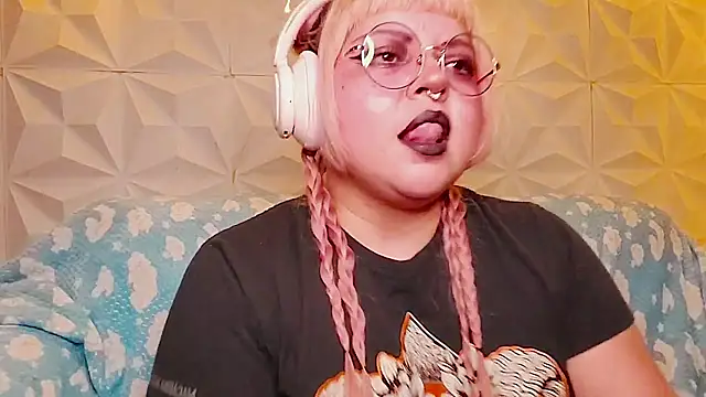 Satyn doll online show from May 15, 2026, 11:25 pm