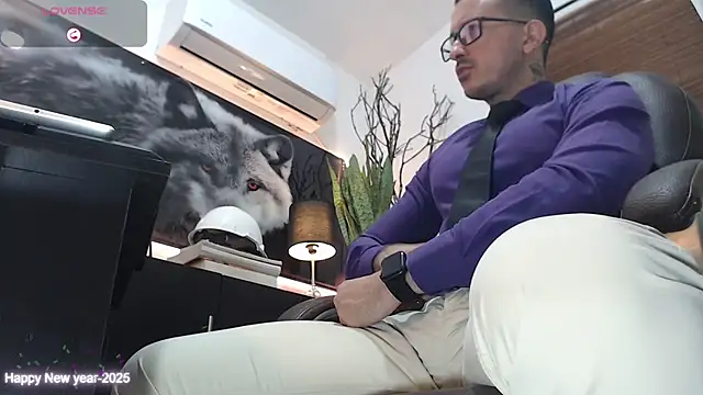 Snapshot of randyluke chatting on February 21, 2025, 9:02 am randyluke online show from February 21, 2025, 9:02 am