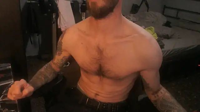 SexxxyLouis online show from April 13, 2026, 4:22 pm