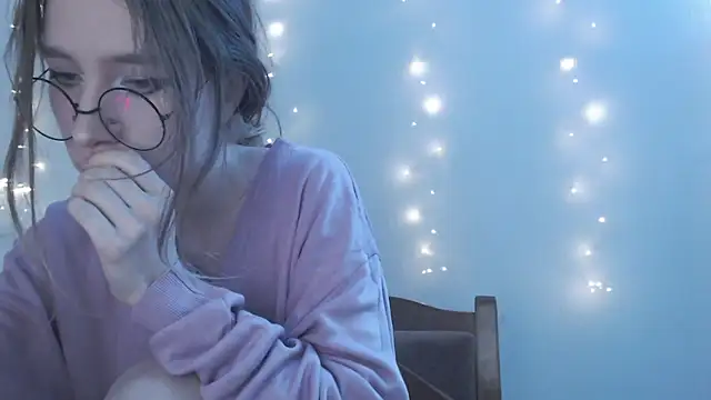 Snapshot of _Hanna_Moon_ chatting on December 22, 2025, 10:48 am Hanna Moon online show from December 22, 2025, 10:48 am