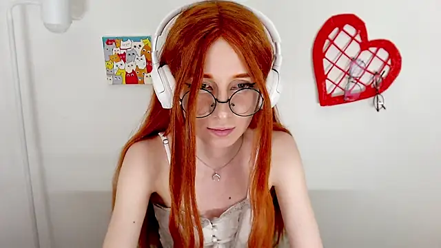 Snapshot of _Hanna_Moon_ chatting on July 1, 2026, 1:44 pm Hanna Moon online show from July 1, 2026, 1:44 pm