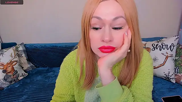 Snapshot of EllenMoore chatting on December 16, 2025, 3:11 am EllenMoore online show from December 16, 2025, 3:11 am