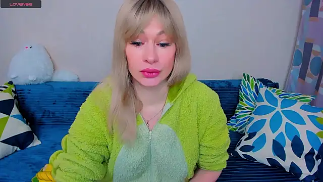 EllenMoore online show from March 28, 2026, 3:07 am