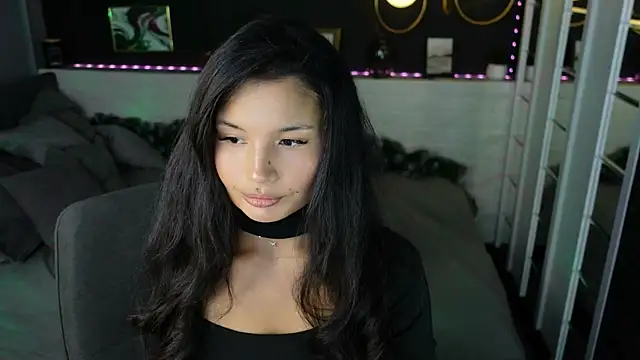 ErikaSoft online show from December 21, 2025, 5:53 am