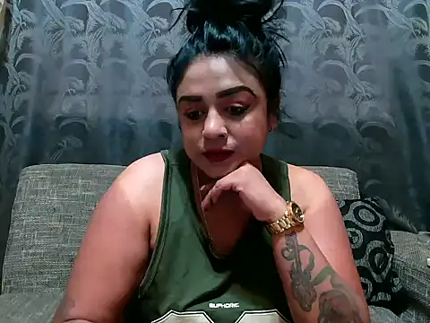 indianishkq7 online show from January 4, 2025, 3:28 pm