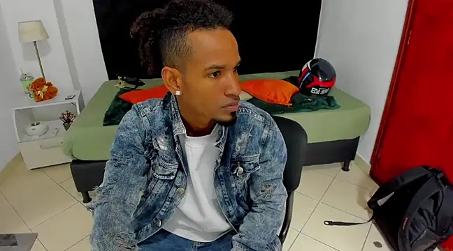 Snapshot of anhtony_wayans chatting on March 6, 2025, 11:42 pm anhtony wayans online show from March 6, 2025, 11:42 pm