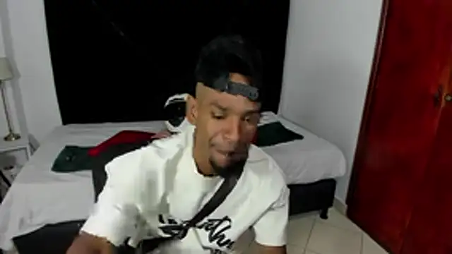 Snapshot of anhtony_wayans chatting on October 18, 2025, 12:12 am anhtony wayans online show from October 18, 2025, 12:12 am