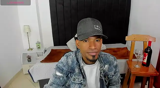 Snapshot of anhtony_wayans chatting on January 18, 2025, 12:02 am anhtony wayans online show from January 18, 2025, 12:02 am